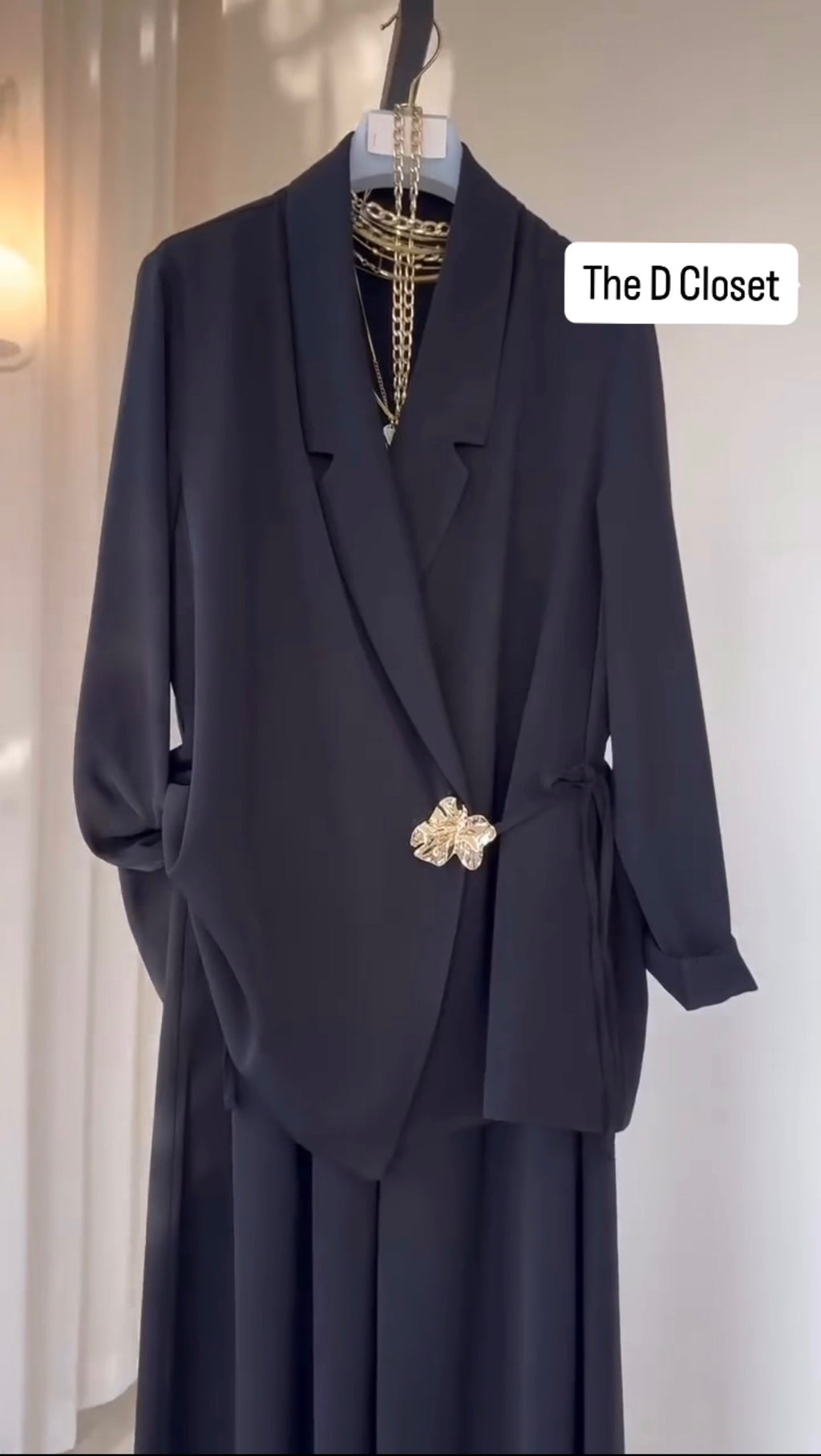 The Black Gold Accent Set
