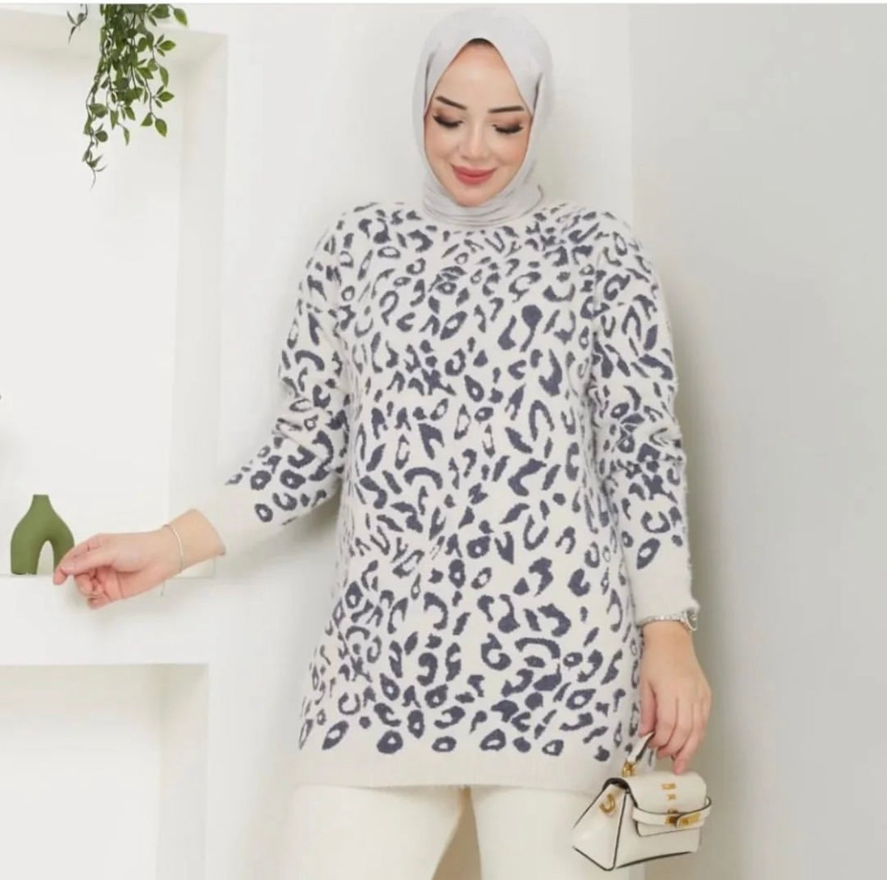 Tiger Beige Sweater image 0