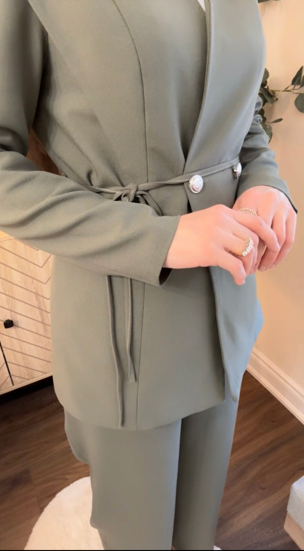 Olive Élégance Ensemble