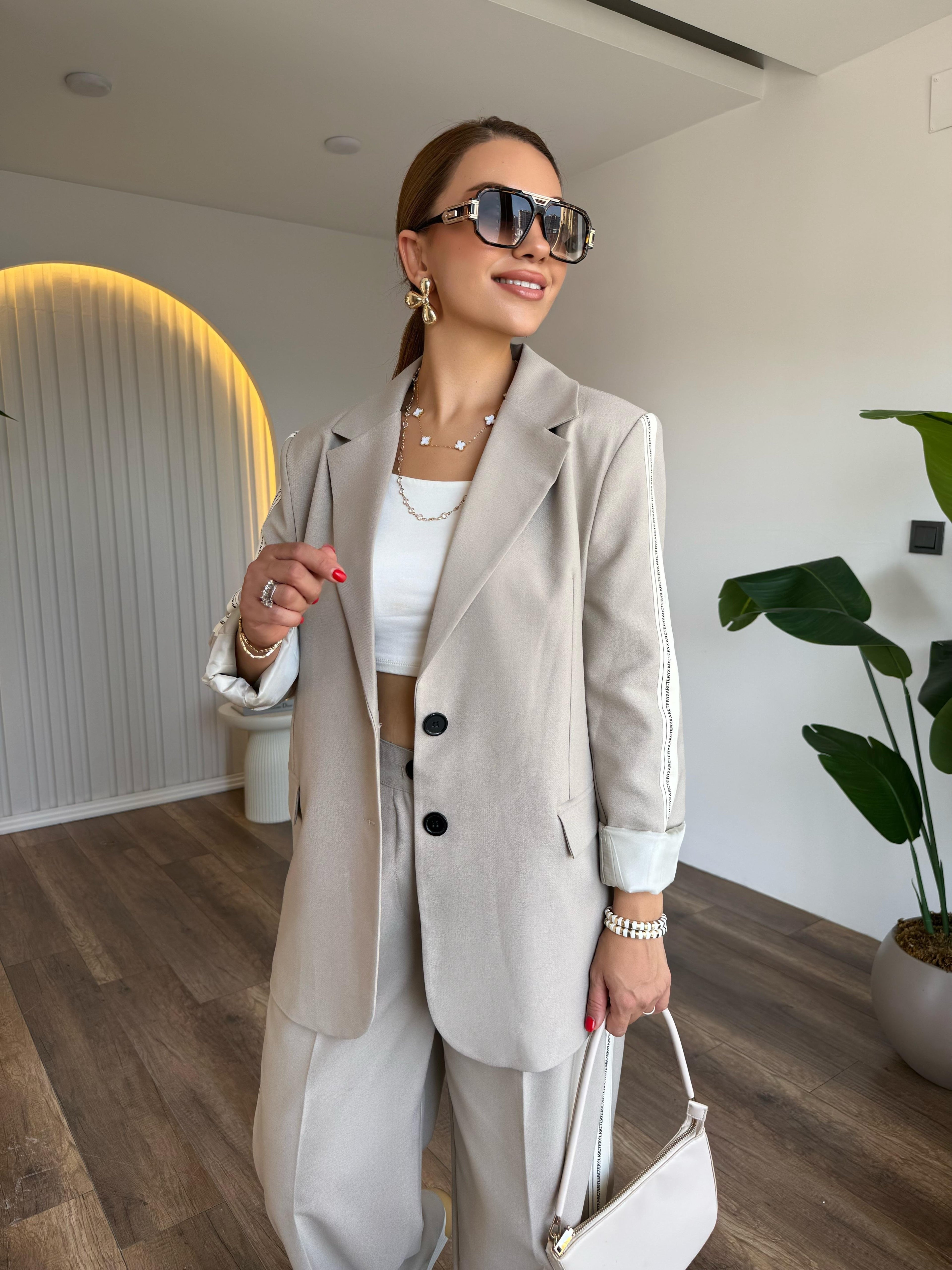 2 -PIECE BEIGE STRIP DETAILED JACKET SET