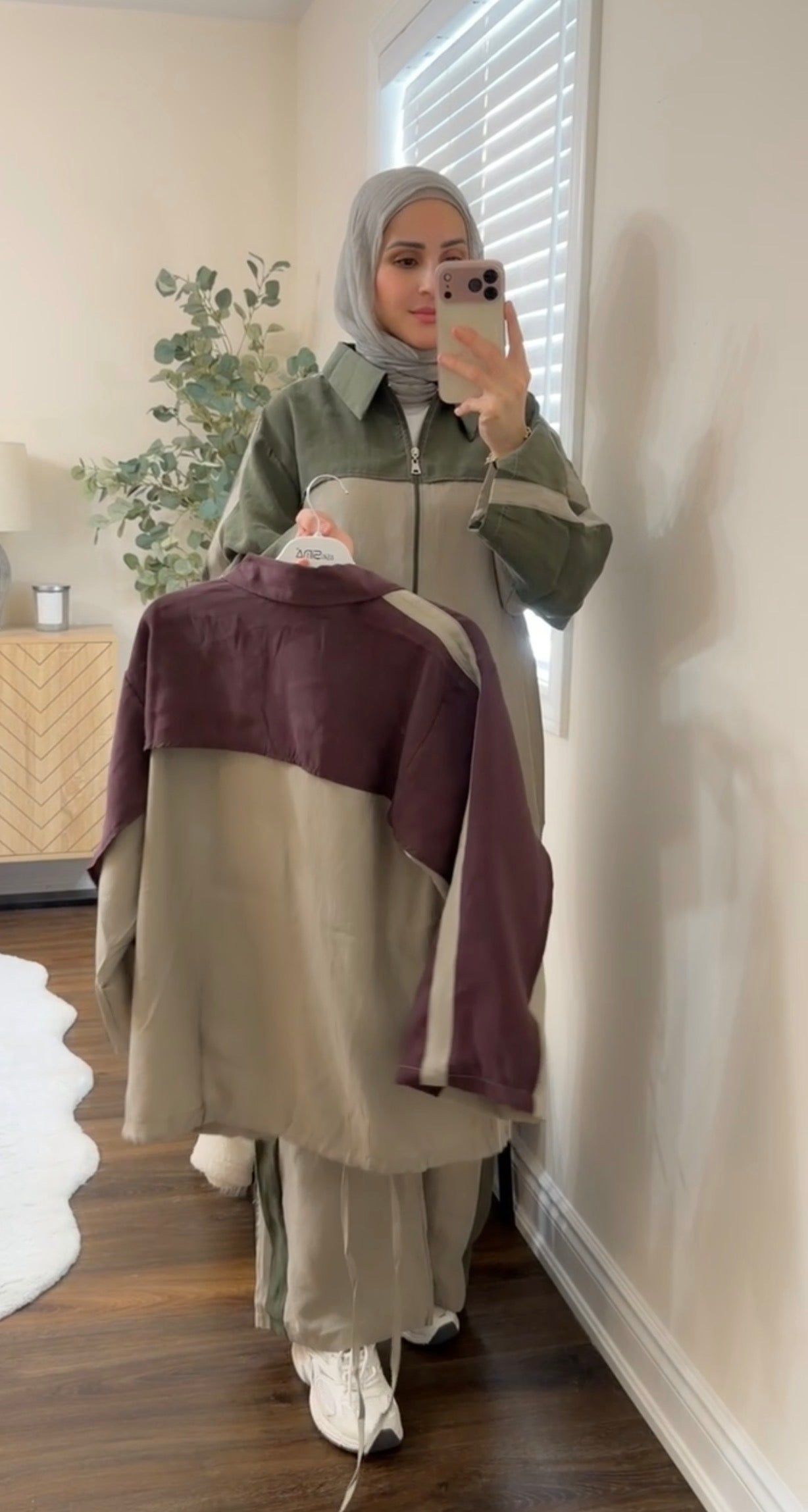 The Earth & Stone Modest Coordinates - Green