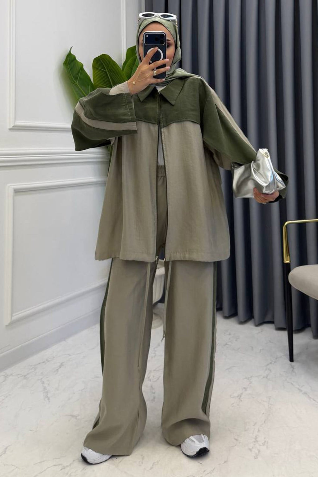 The Earth & Stone Modest Coordinates - Green