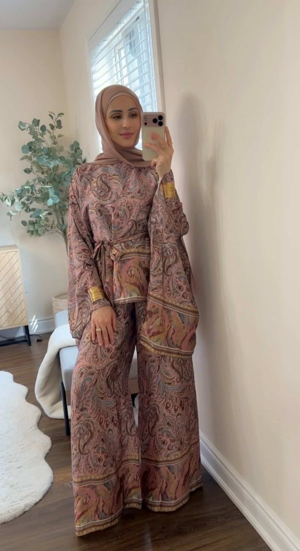 The Sultan Paisley Satin Butterfly Set