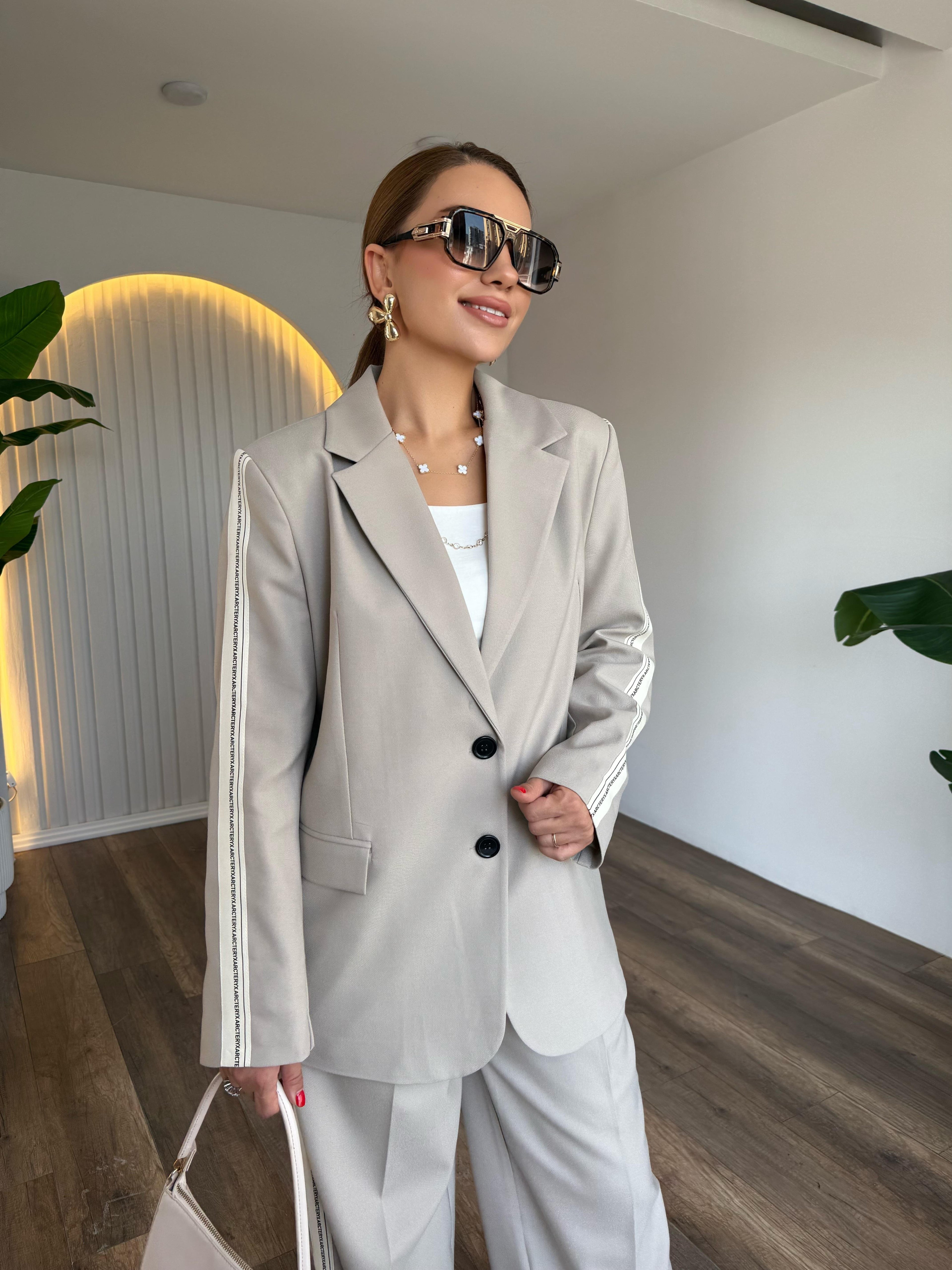 2 -PIECE BEIGE STRIP DETAILED JACKET SET